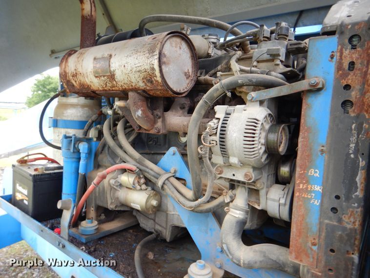 image for item DK5698 1999 Genie S-60  boom lift