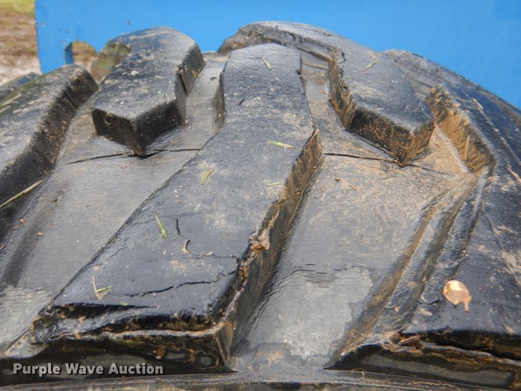 image for item DK5698 1999 Genie S-60  boom lift