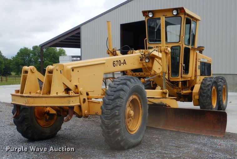 image for item DK5700 1980 John Deere 670A  motor grader