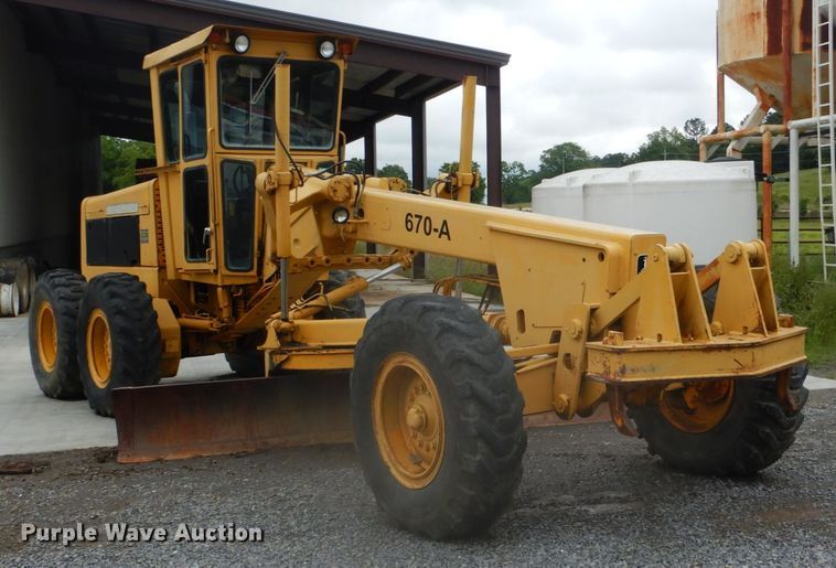 image for item DK5700 1980 John Deere 670A  motor grader