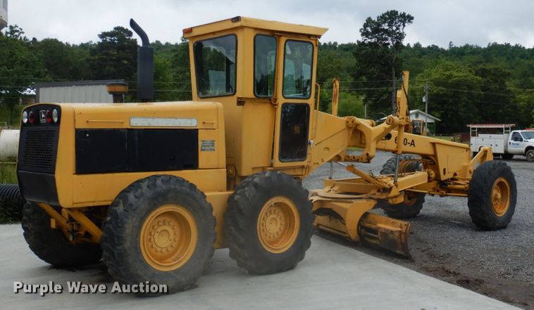 image for item DK5700 1980 John Deere 670A  motor grader