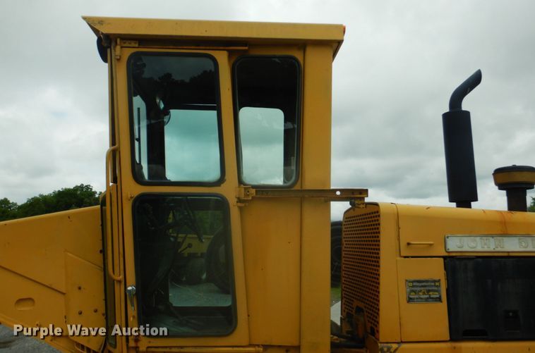 image for item DK5700 1980 John Deere 670A  motor grader