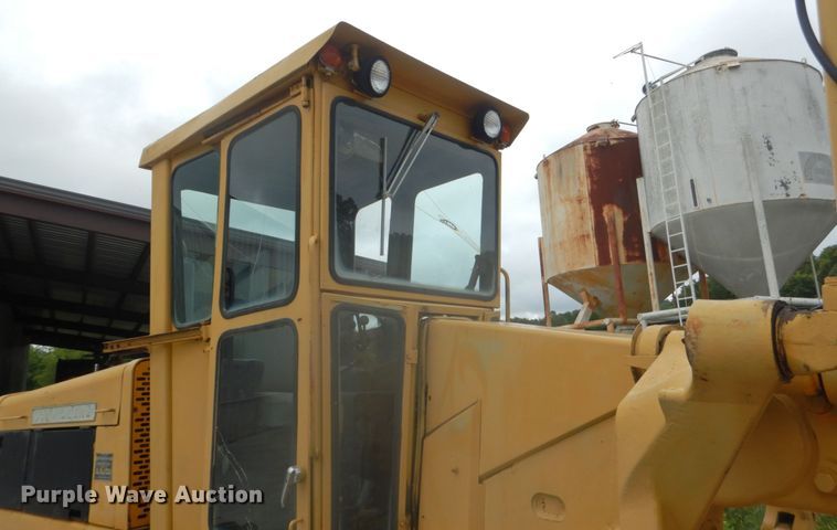 image for item DK5700 1980 John Deere 670A  motor grader