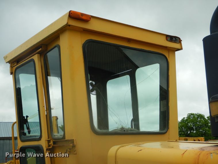 image for item DK5700 1980 John Deere 670A  motor grader