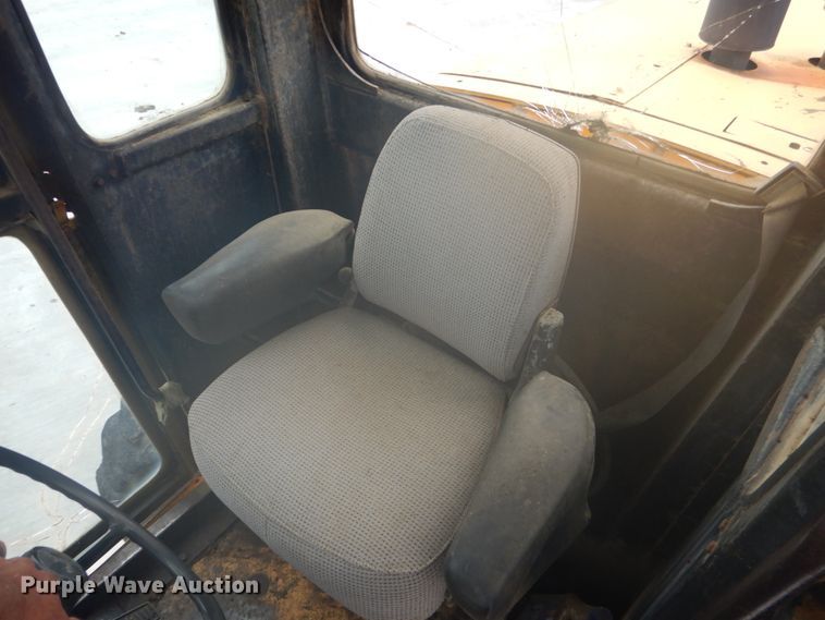 image for item DK5700 1980 John Deere 670A  motor grader