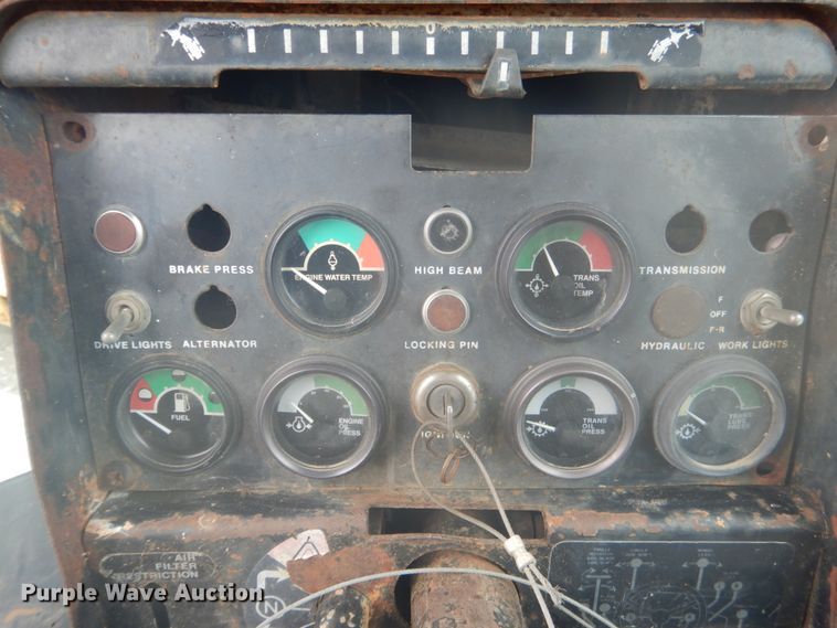 image for item DK5700 1980 John Deere 670A  motor grader