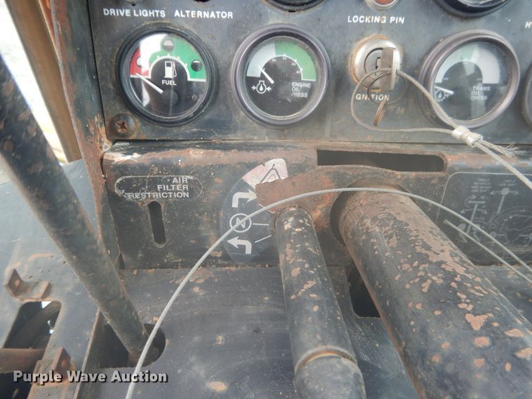 image for item DK5700 1980 John Deere 670A  motor grader