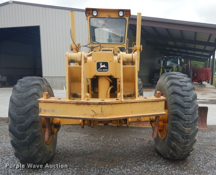 image for item DK5700 1980 John Deere 670A  motor grader