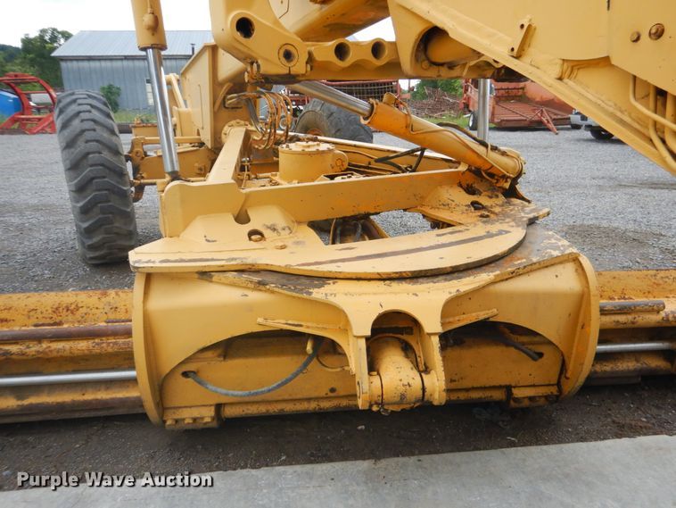 image for item DK5700 1980 John Deere 670A  motor grader