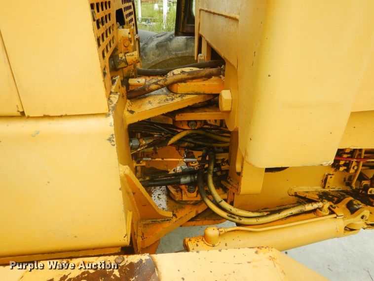 image for item DK5700 1980 John Deere 670A  motor grader