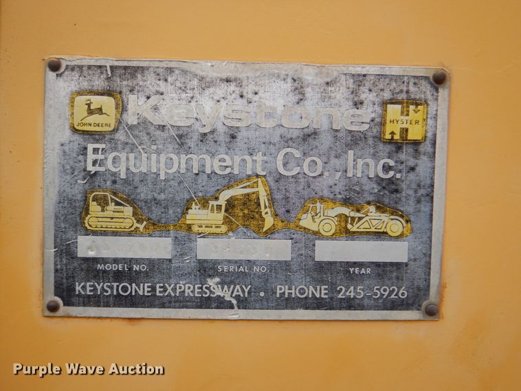 image for item DK5700 1980 John Deere 670A  motor grader