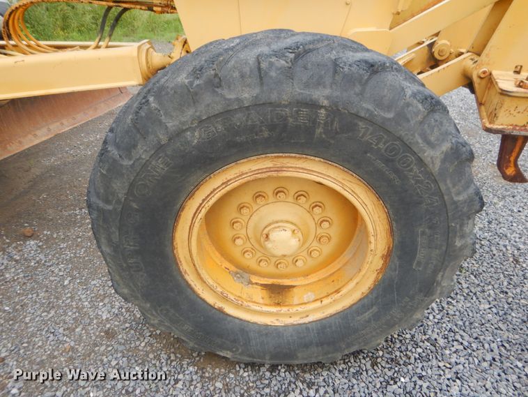 image for item DK5700 1980 John Deere 670A  motor grader