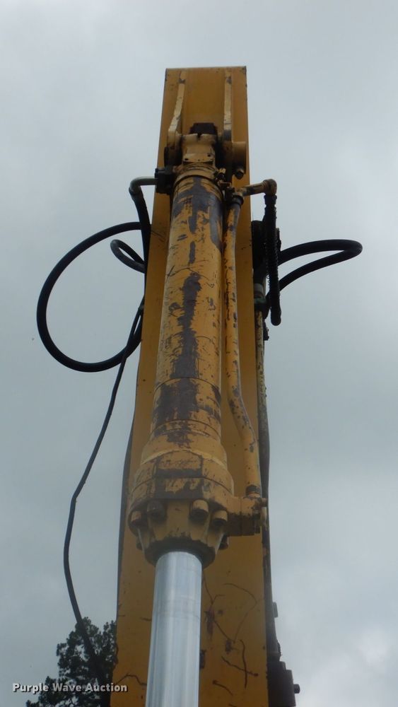 image for item DK5701 1998 John Deere 270 LC  excavator