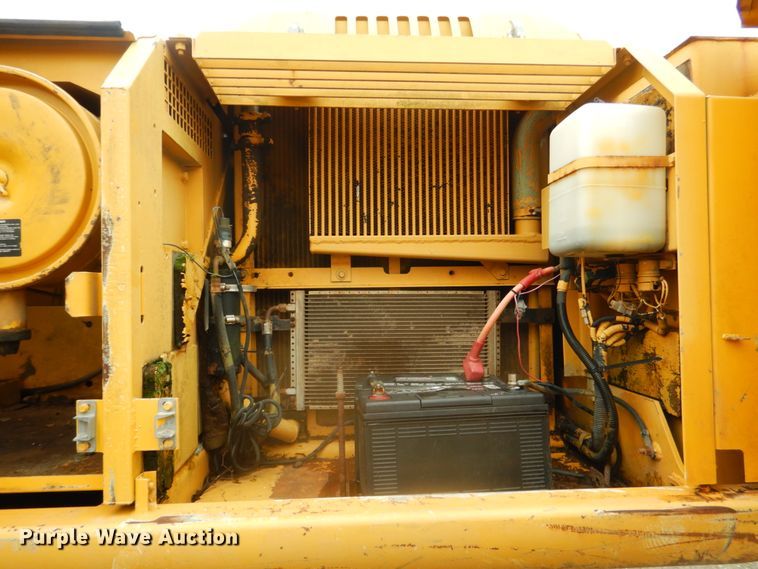 image for item DK5701 1998 John Deere 270 LC  excavator