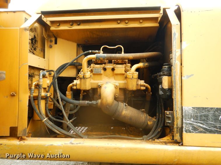 image for item DK5701 1998 John Deere 270 LC  excavator