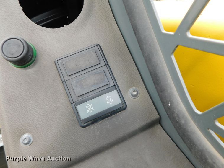 image for item DK8542 2015 Wacker Neuson SW24  skid steer loader