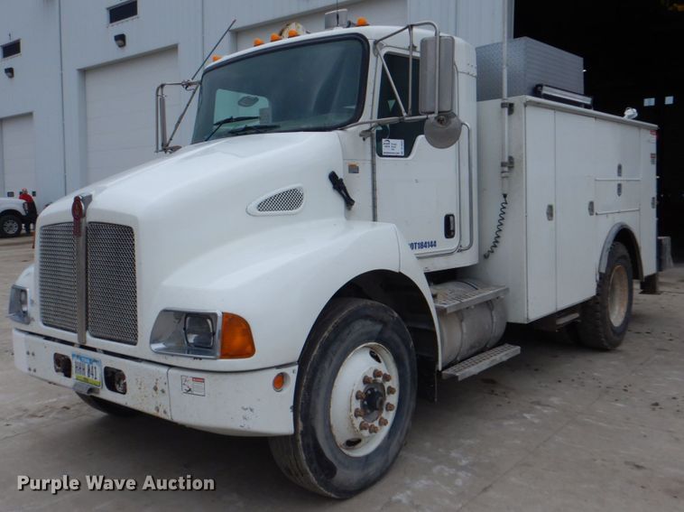 image for item DL0042 2006 Kenworth T300  utility / service truck