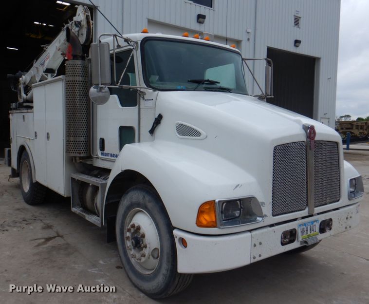 image for item DL0042 2006 Kenworth T300  utility / service truck