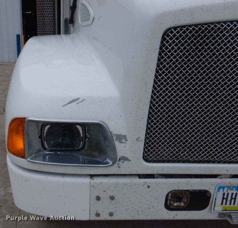 image for item DL0042 2006 Kenworth T300  utility / service truck