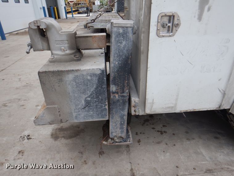 image for item DL0042 2006 Kenworth T300  utility / service truck