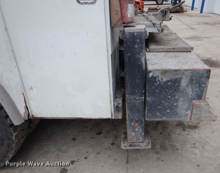 image for item DL0042 2006 Kenworth T300  utility / service truck