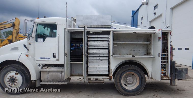 image for item DL0042 2006 Kenworth T300  utility / service truck