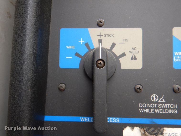 image for item DL0042 2006 Kenworth T300  utility / service truck