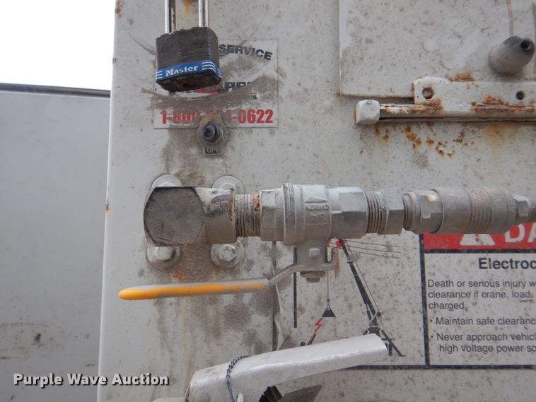 image for item DL0042 2006 Kenworth T300  utility / service truck