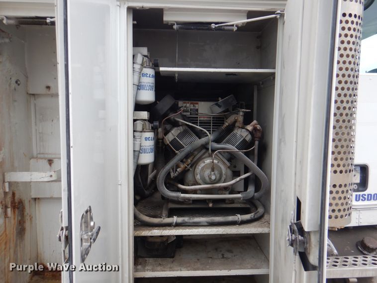 image for item DL0042 2006 Kenworth T300  utility / service truck