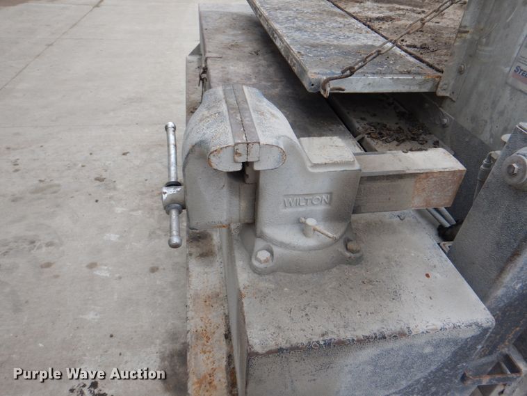 image for item DL0042 2006 Kenworth T300  utility / service truck