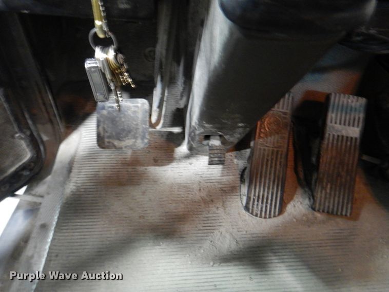 image for item DL0042 2006 Kenworth T300  utility / service truck