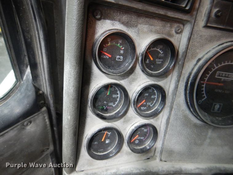 image for item DL0042 2006 Kenworth T300  utility / service truck