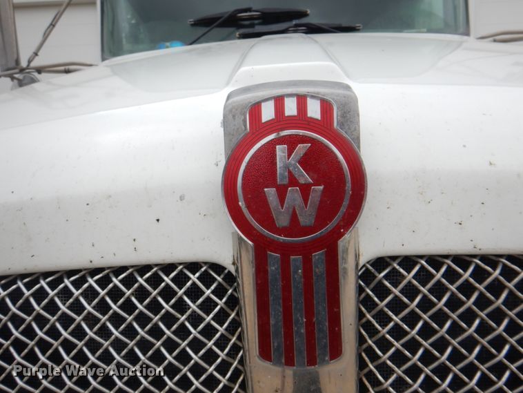 image for item DL0042 2006 Kenworth T300  utility / service truck