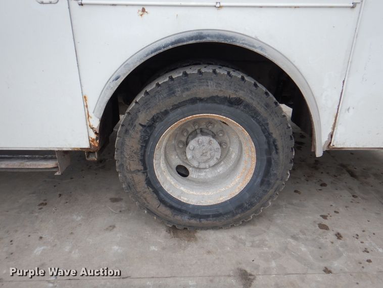 image for item DL0042 2006 Kenworth T300  utility / service truck