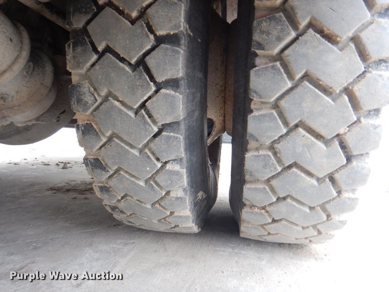 image for item DL0042 2006 Kenworth T300  utility / service truck