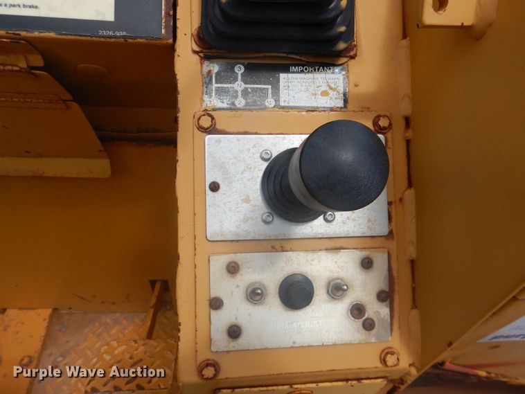 image for item DL0347 1986 Vermeer T-800C  trencher