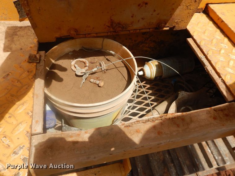 image for item DL0347 1986 Vermeer T-800C  trencher