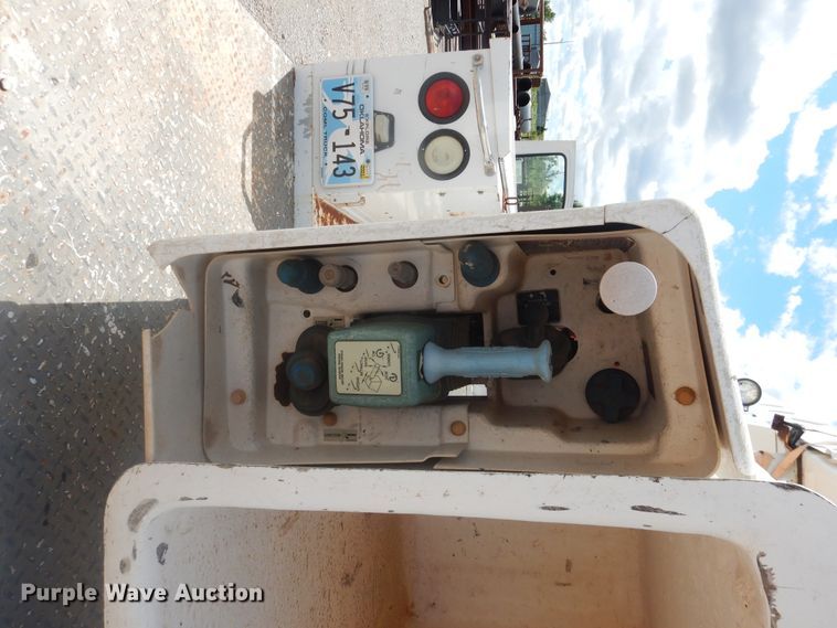 image for item DL0348 2008 Ford F450 Super Duty  bucket truck