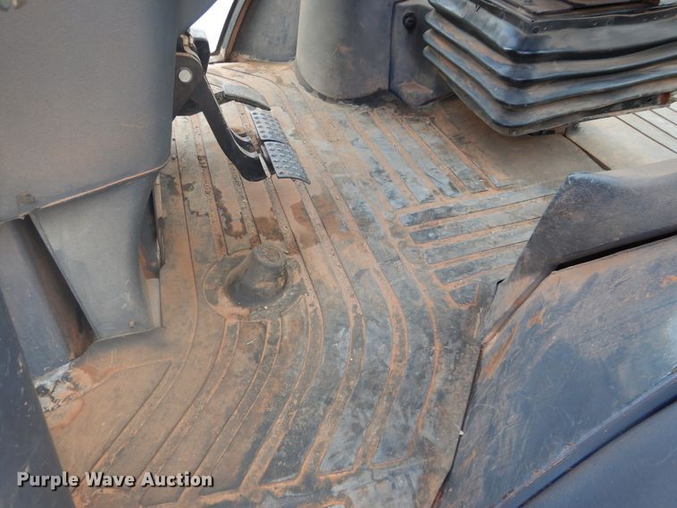 image for item DL0352 2008 John Deere 310SJ  backhoe