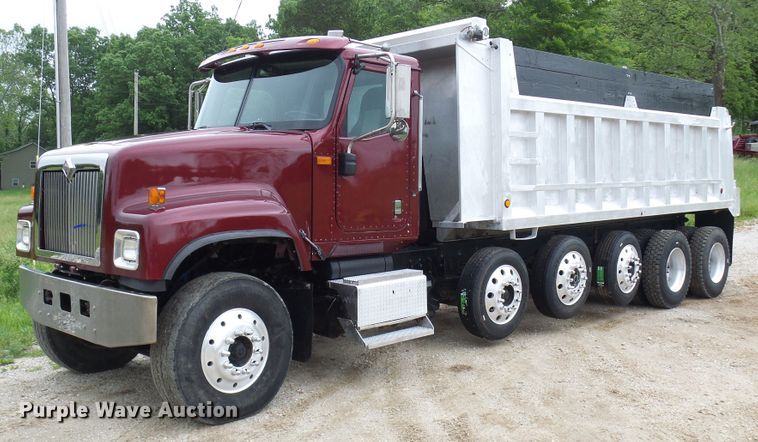 image for item DL0976 2002 International 5500i  dump truck