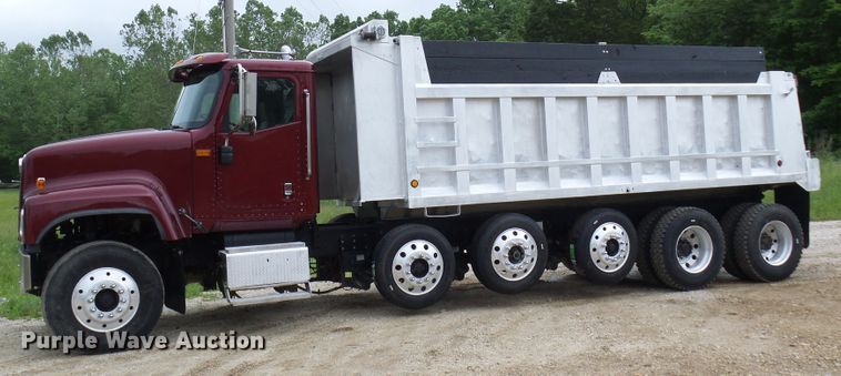 image for item DL0976 2002 International 5500i  dump truck