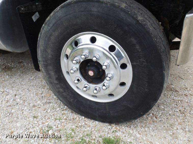 image for item DL0976 2002 International 5500i  dump truck