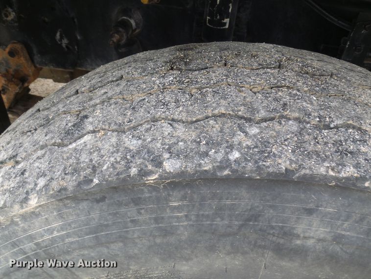 image for item DL0976 2002 International 5500i  dump truck