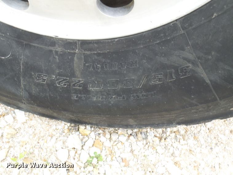 image for item DL0976 2002 International 5500i  dump truck