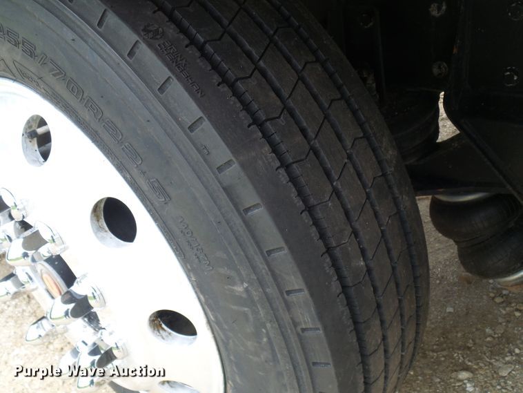 image for item DL0976 2002 International 5500i  dump truck