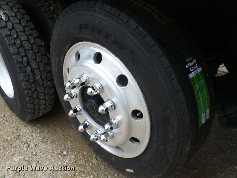 image for item DL0976 2002 International 5500i  dump truck