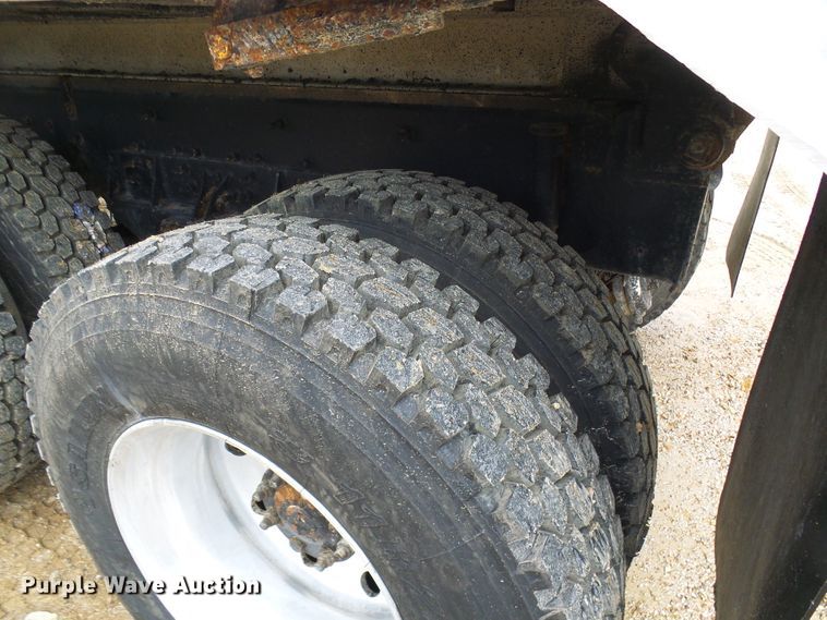 image for item DL0976 2002 International 5500i  dump truck