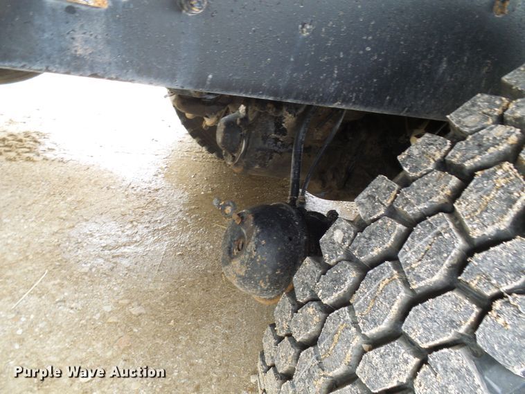 image for item DL0976 2002 International 5500i  dump truck