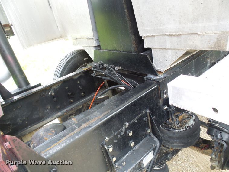 image for item DL0976 2002 International 5500i  dump truck