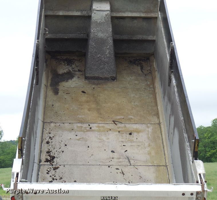 image for item DL0976 2002 International 5500i  dump truck